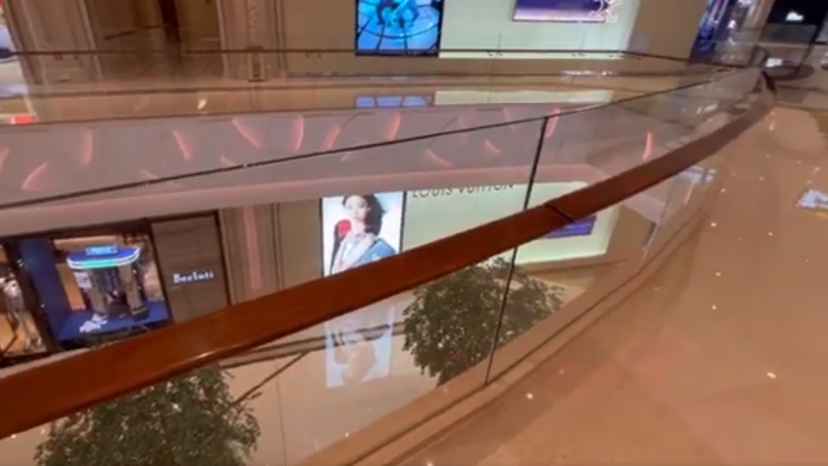 Kunxing Glass ---- Shopping Mall Atrium Fence Glass
