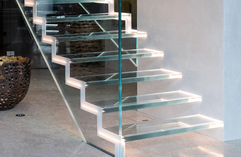 How Much Do You Know About The Key Points Of Anti-Slip Glass Stair Treads?