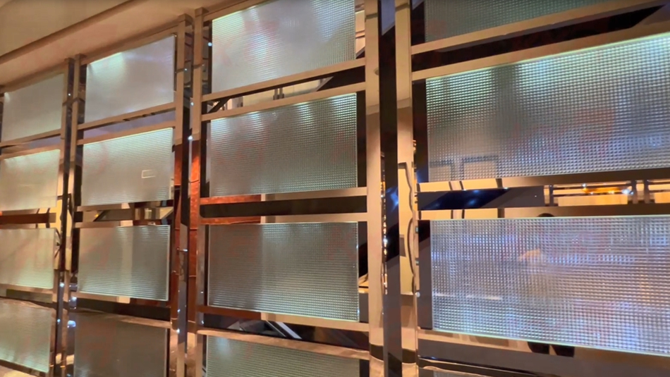 Kunxing Glass ---- Pattern Glass Partition In Mall